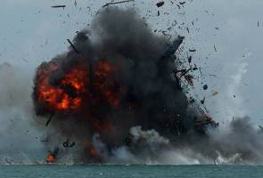 Read more about the article Indonesia sinks poachers