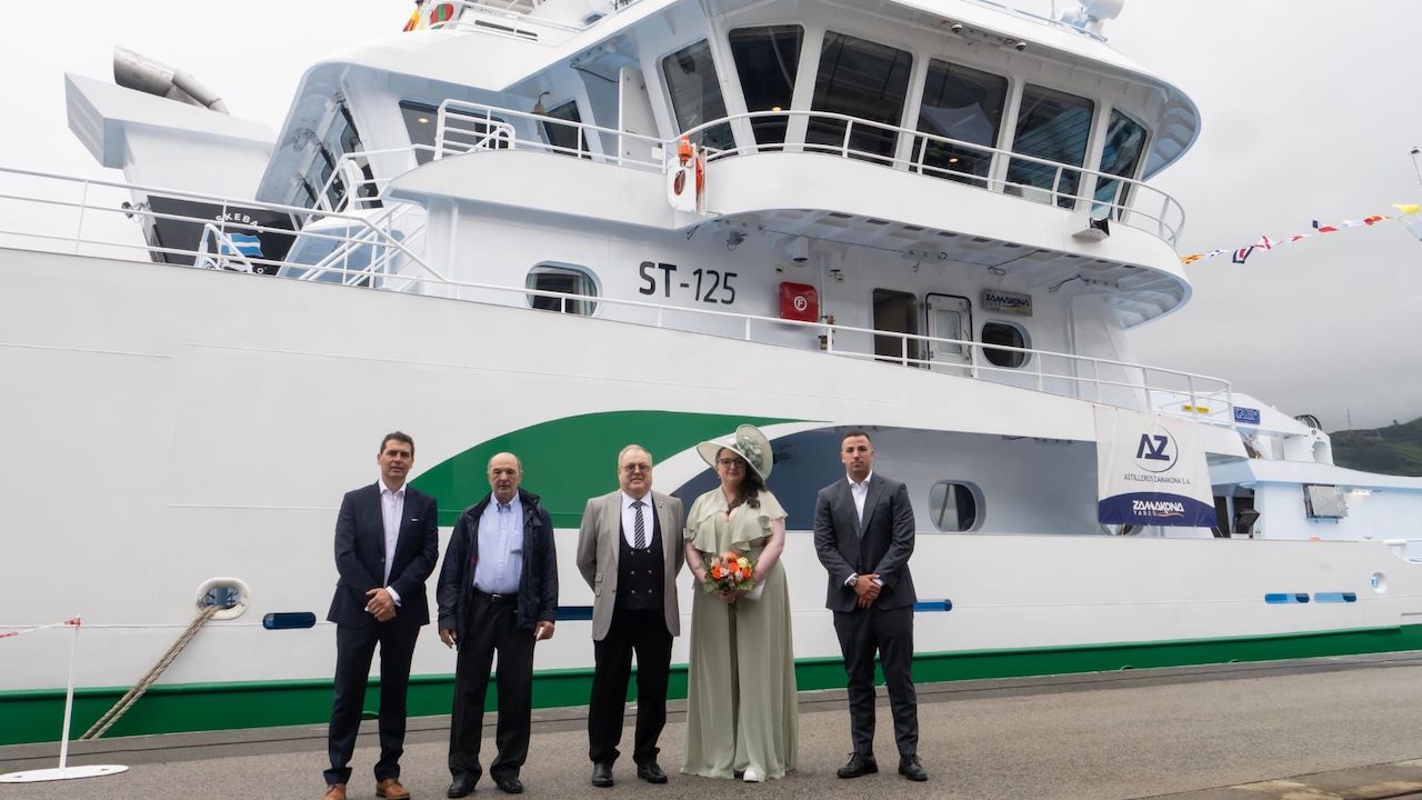 Read more about the article Shetland pelagic vessel christened in Spain