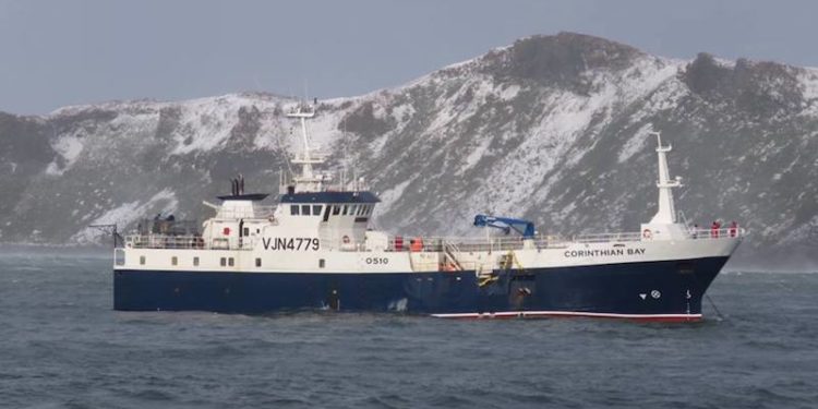Austral longliner Corinthian Bay fishes for Patagonian toothfish in the Southern Ocean - @ Fiskerforum