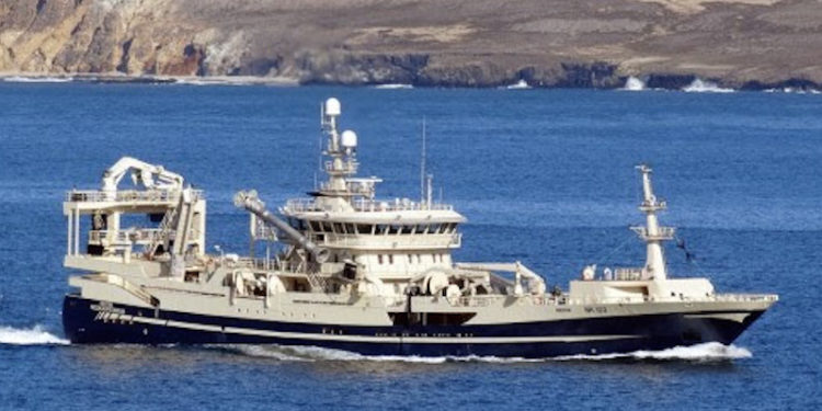 Pelagic vessel Beitir (ex-Gitte Henning) - @ Fiskerforum