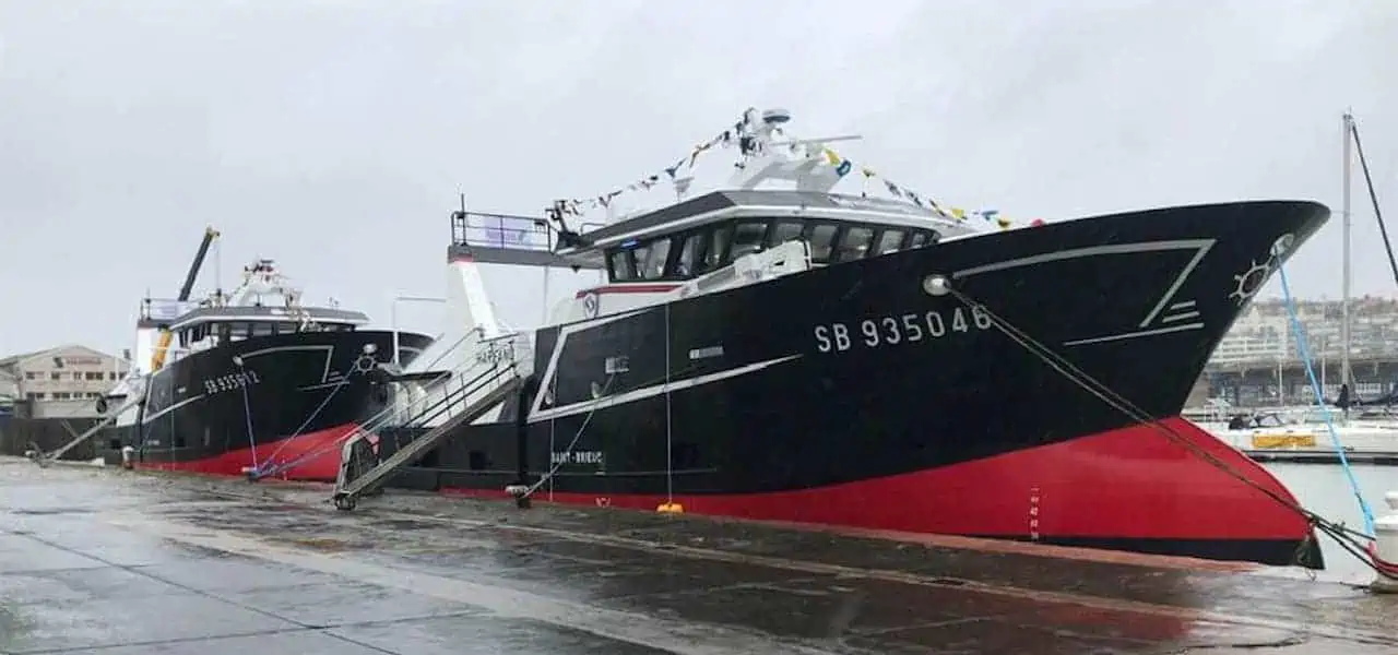 Read more about the article Trawler pair delivered by Boulogne yard