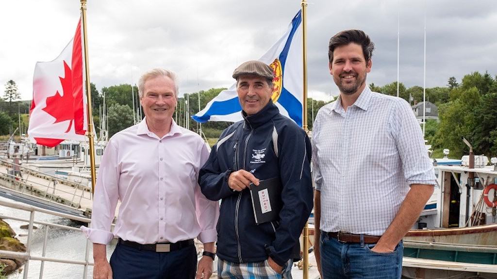 Read more about the article Supporting lobster fishery technologies