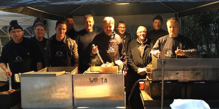 Trawler crews cooked for Rotterdam's homeless at Victory Outreach - @ Fiskerforum