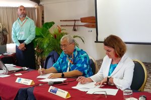 FFA director general James Movick and Australia’s Assistant Minister of Agriculture Anne Ruston signing the agreement in Raratonga - @ Fiskerforum