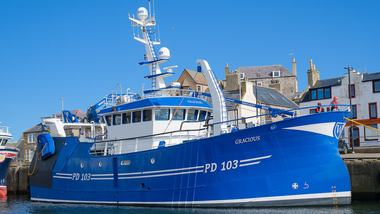 Read more about the article New design North Sea twin-rigger from Macduff