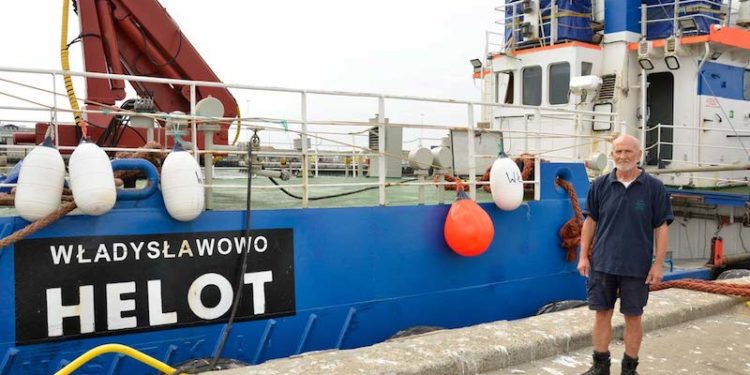 Polish crabber Helot is fishing in the North Sea