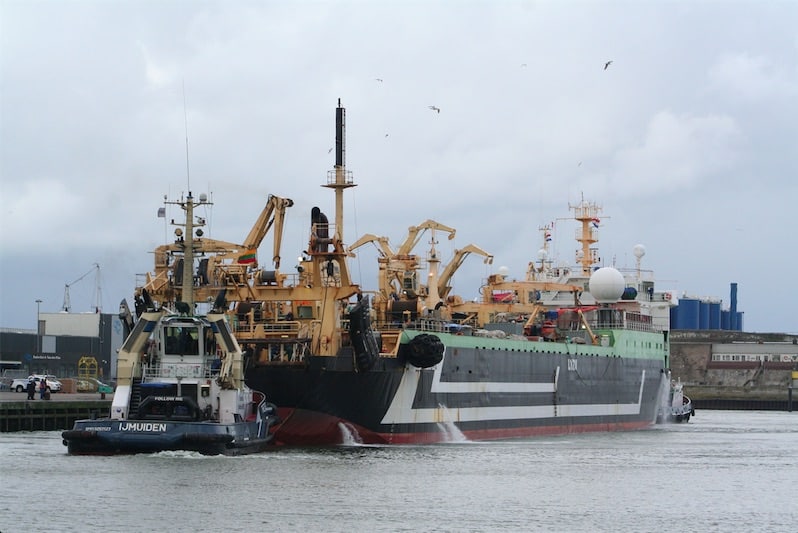 Read more about the article Tougher requirements for EU vessels fishing outside community waters