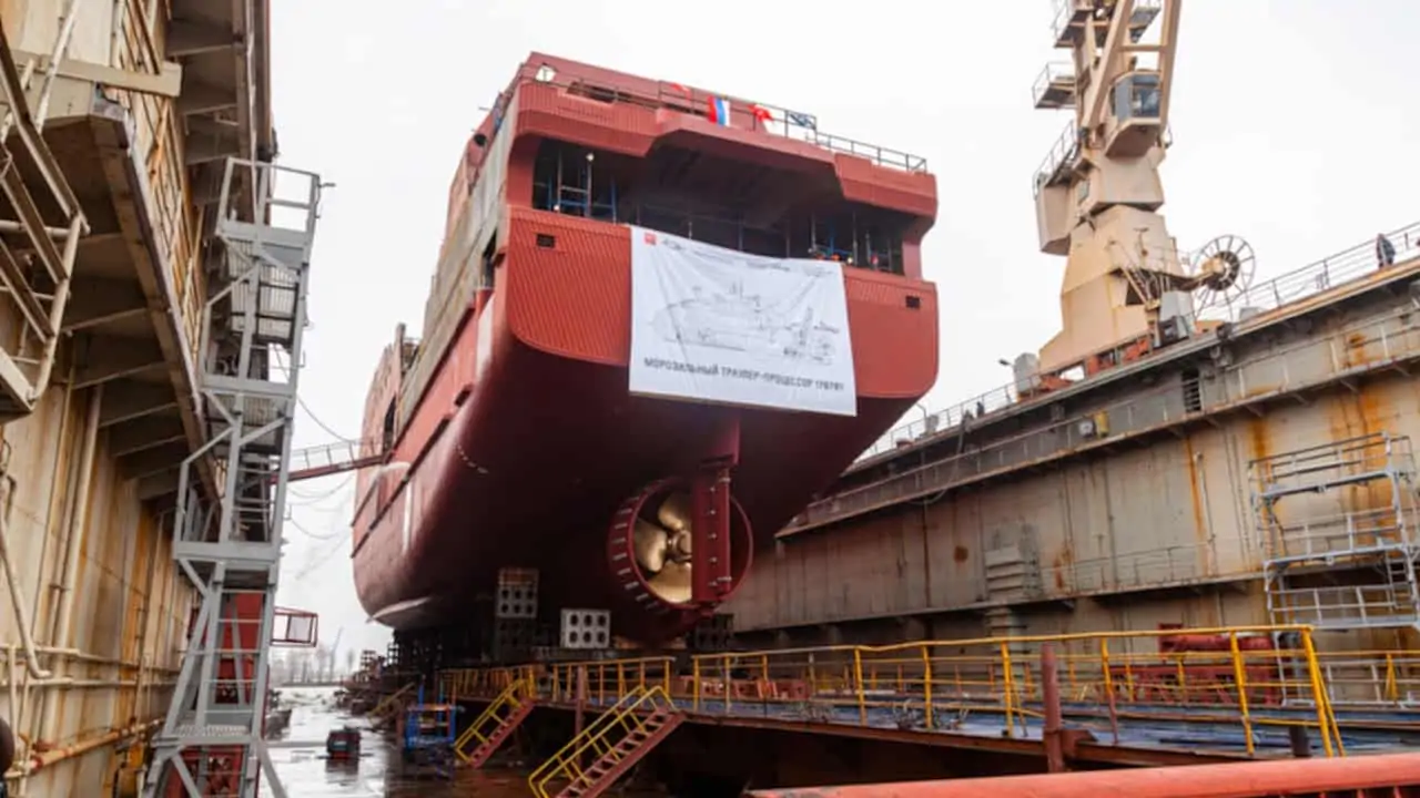 Read more about the article Norebo trawler floated off at St Petersburg yard