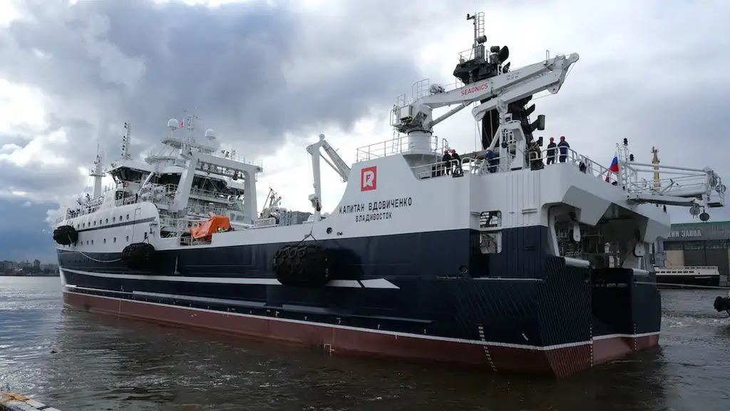 Read more about the article First of trawler series sails from St Petersburg yard