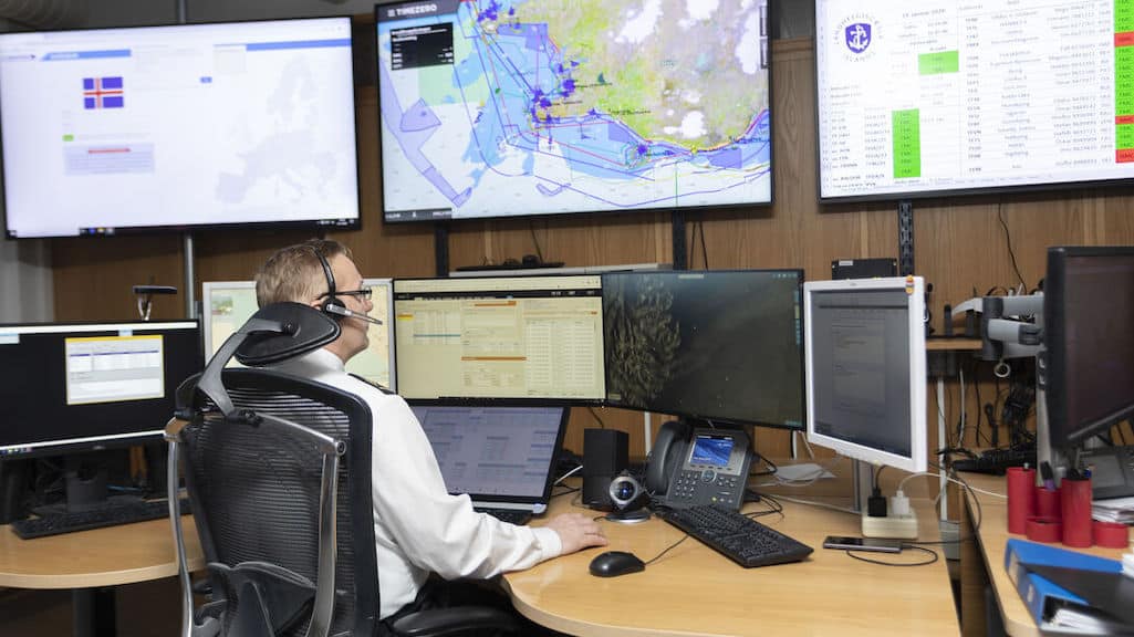 Read more about the article Longliner called in from closed area