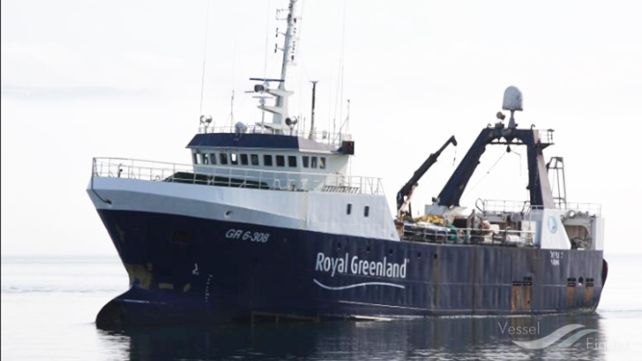 Read more about the article Trawler lost off Greenland – crew safe