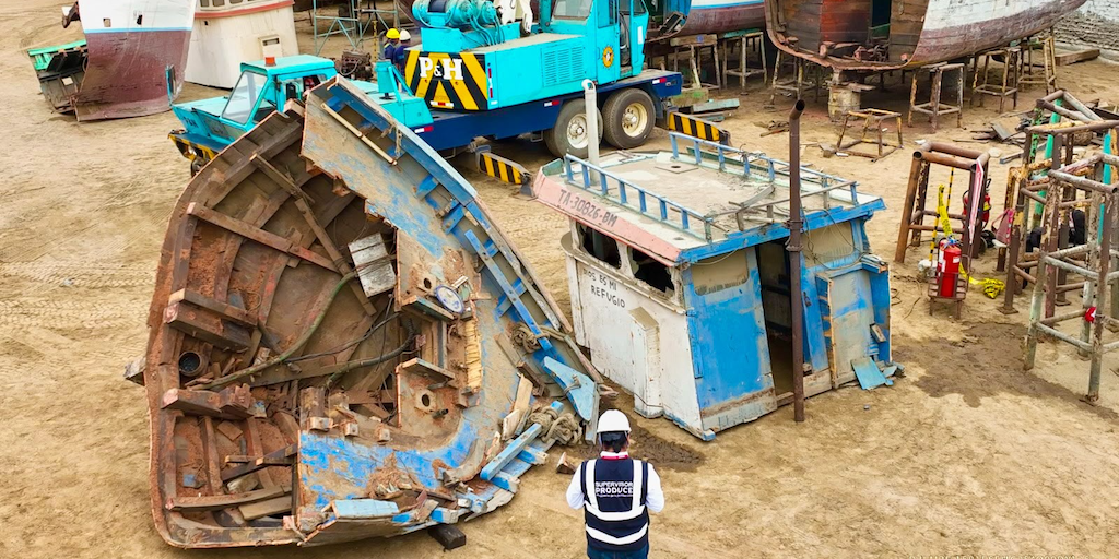 Read more about the article Illegal fishing vessels scrapped