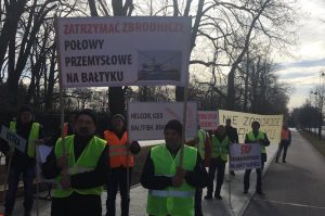 Polish small-scale fishermen protesting against industrial pelagic fisheries in the Baltic. Image: Marcin Ruciński - @ Fiskerforum