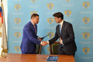 RFC’s Ivan Osadchy and Federal Fisheries Agency’s deputy head Petr Savchuk signed the investment quota agreement - @ Fiskerforum