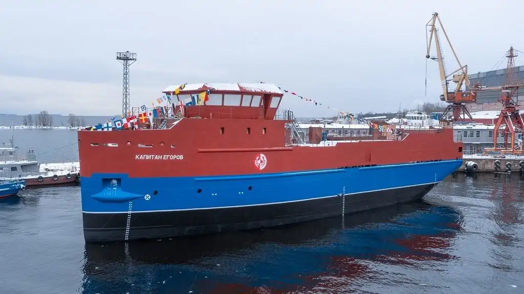 Read more about the article Newbuild floated off for Russian Crab