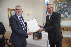 Ingólfur Árnason accepting the 2017 President of Iceland’s Export Award from Guðni Th. Jóhannesson - @ Fiskerforum