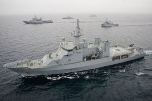 HMNZS Otago caught up with the two Chinese vessels between New Zealand and Fiji in July last year - @ Fiskerforum