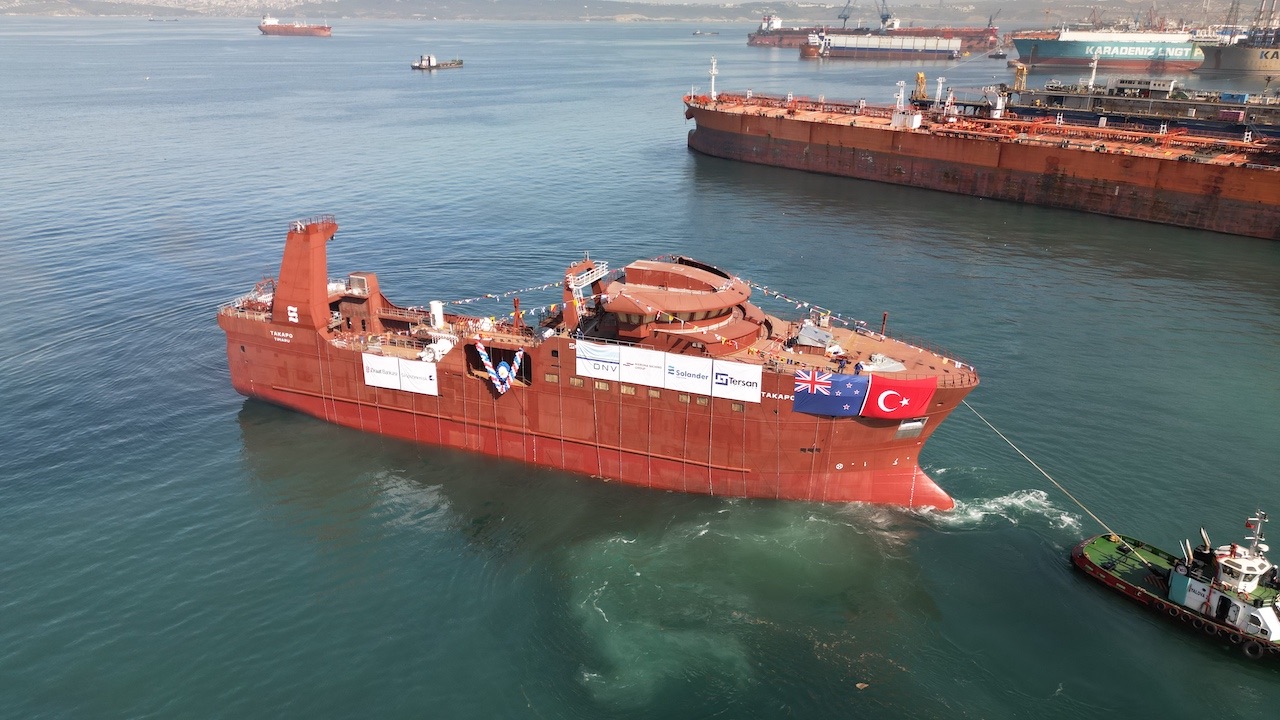 Read more about the article New trawler for Kiwi owners launched at Turkish yard