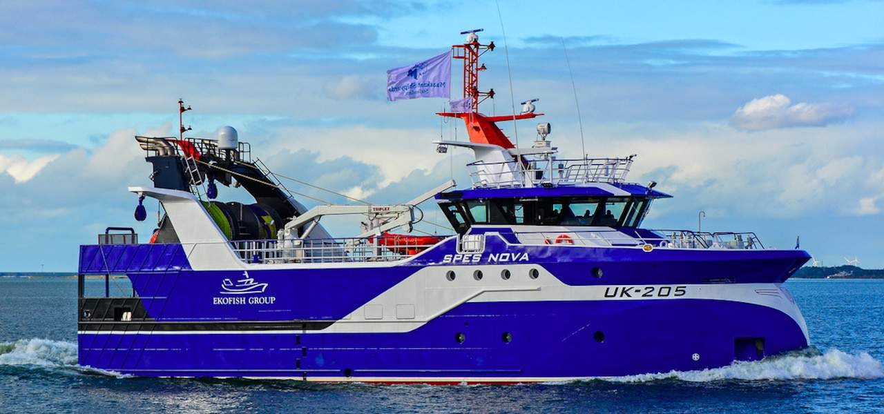 Spes Nova UK-205 christened in Scheveningen - FiskerForum