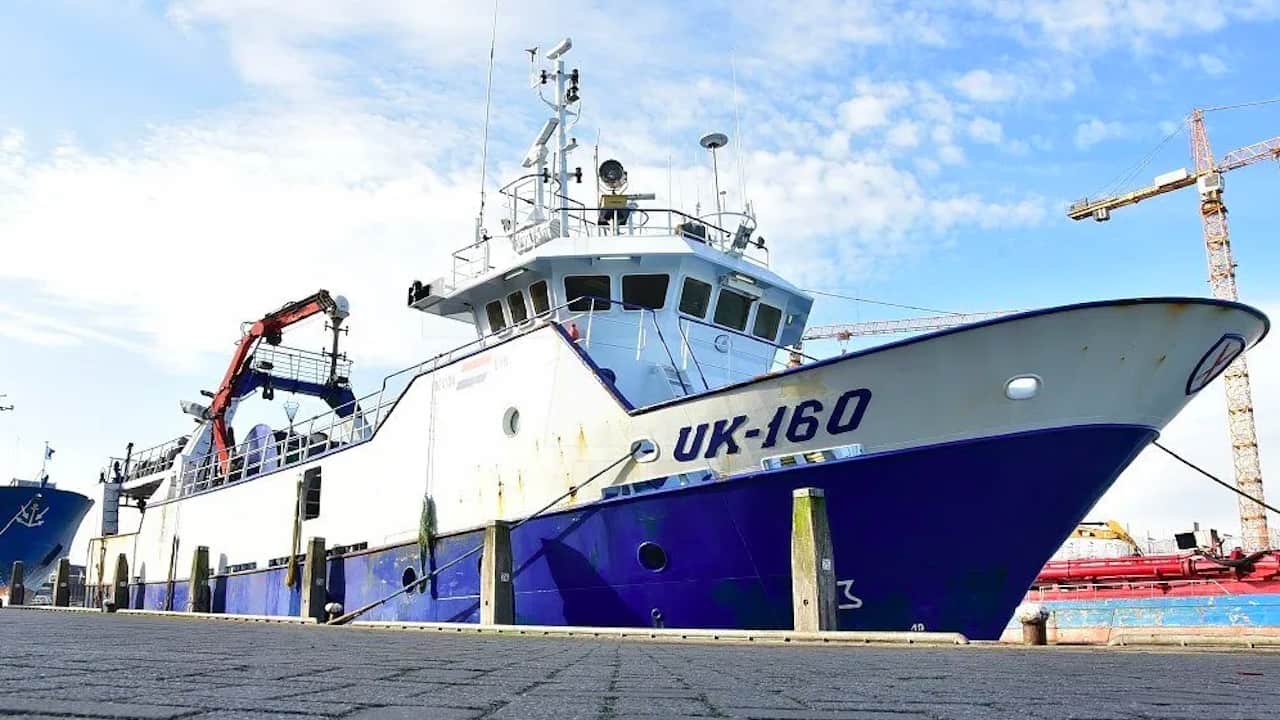 Read more about the article Fly-shooter lost, crew rescued