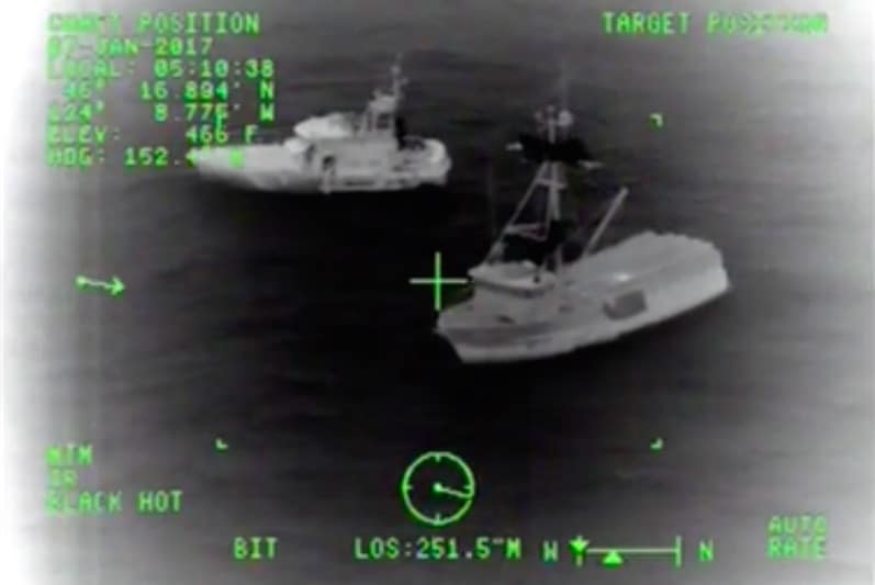 Read more about the article USCG and fishing crew rescue five