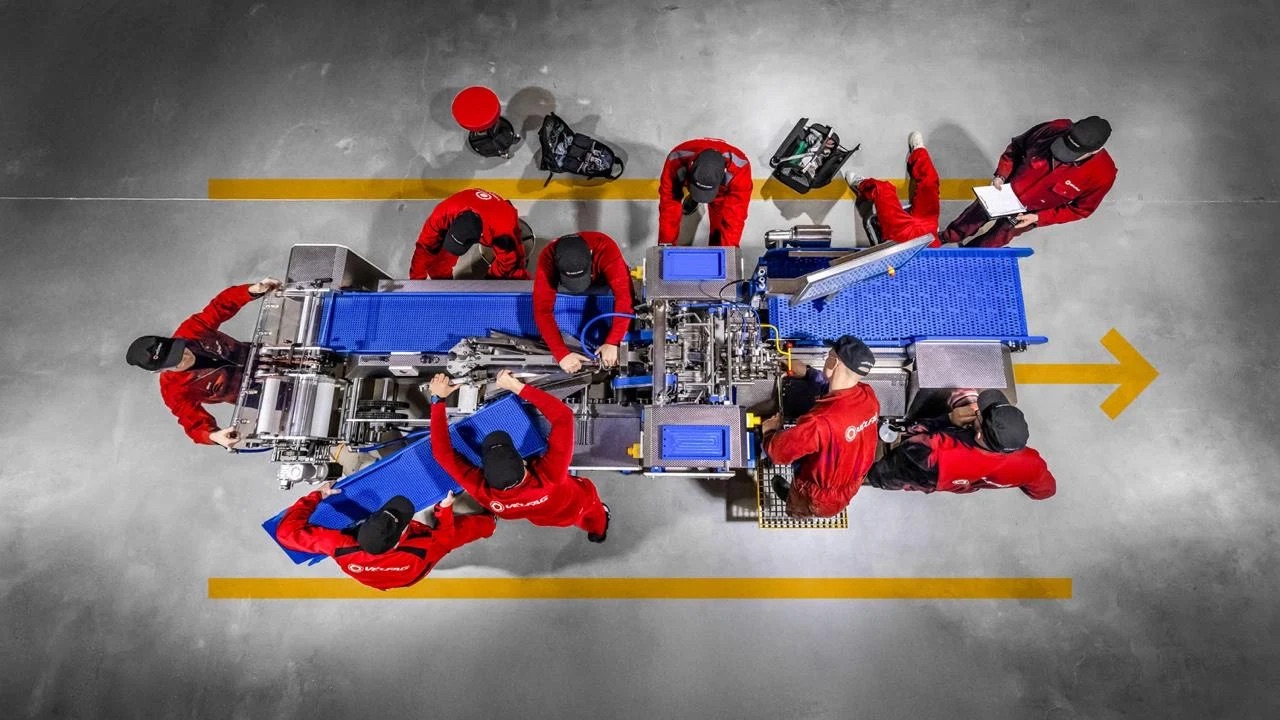 Read more about the article Vélfag faces sanctions – immediate redundancies