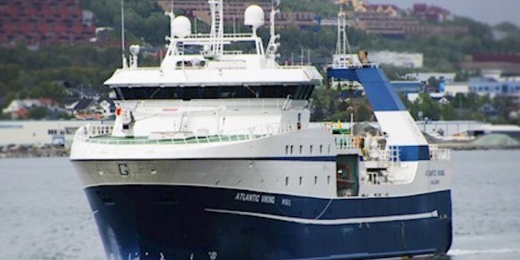 Atlantic Viking has swapped 200kg of headline buoyancy for two Vónin flyers - @ Fiskerforum