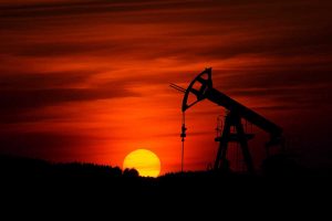 Brent Oil: Navigating the Waves of Economic Impact : Photo, Unsplash Zbynek Burival