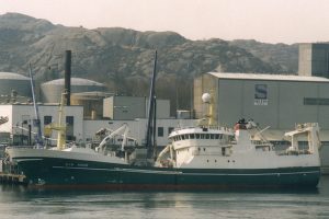 Landing blue whiting at Egersund - @ Fiskerforum