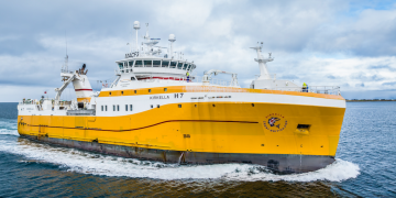 Heading home from successful Svalbard trip