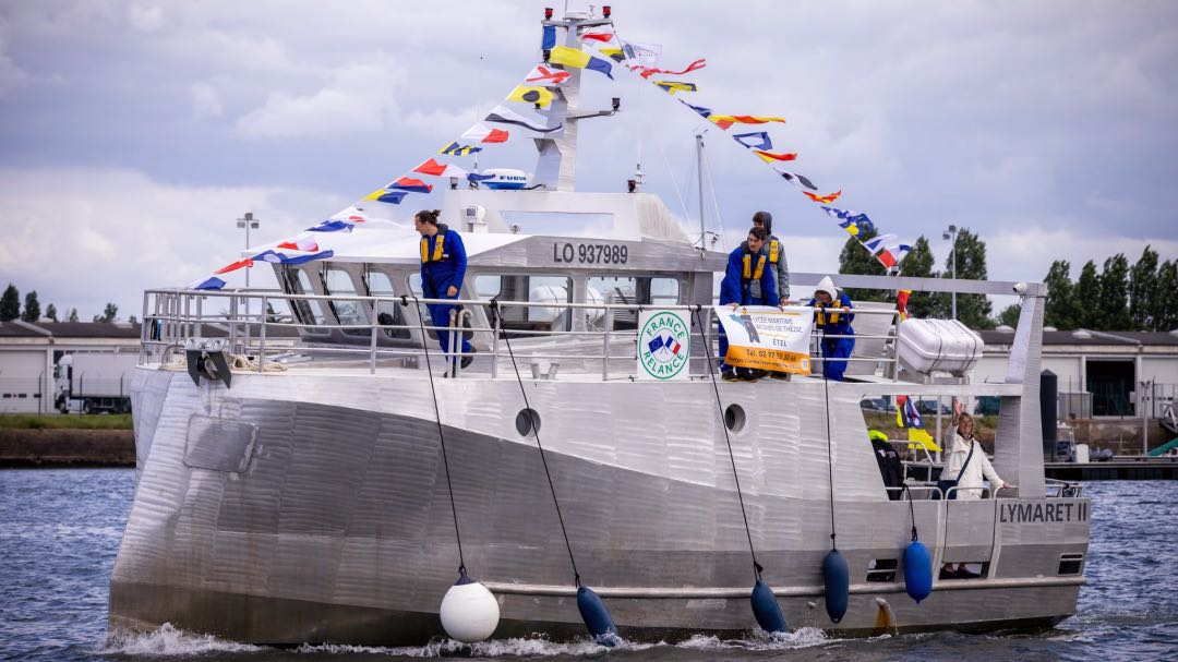 Read more about the article Training vessel handed over to Lorient fisheries college